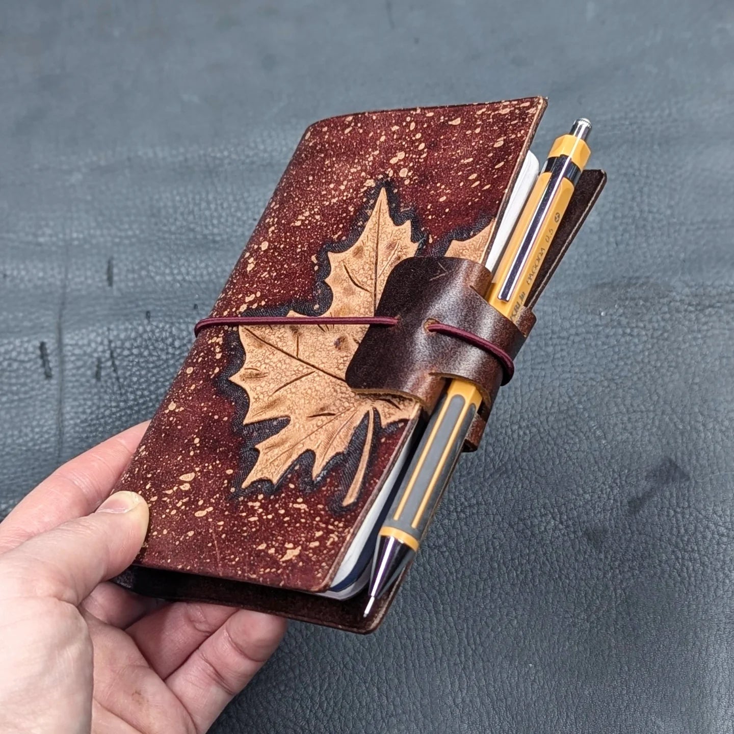 PASSPORT Traveller's Notebook | Tooled Maple Leaf, No. 1