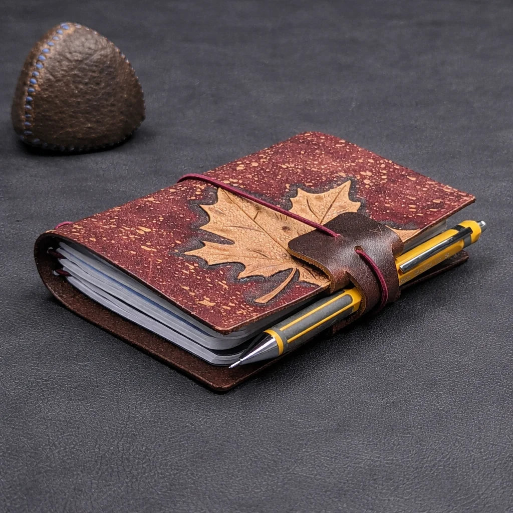 PASSPORT Traveller's Notebook | Tooled Maple Leaf, No. 1