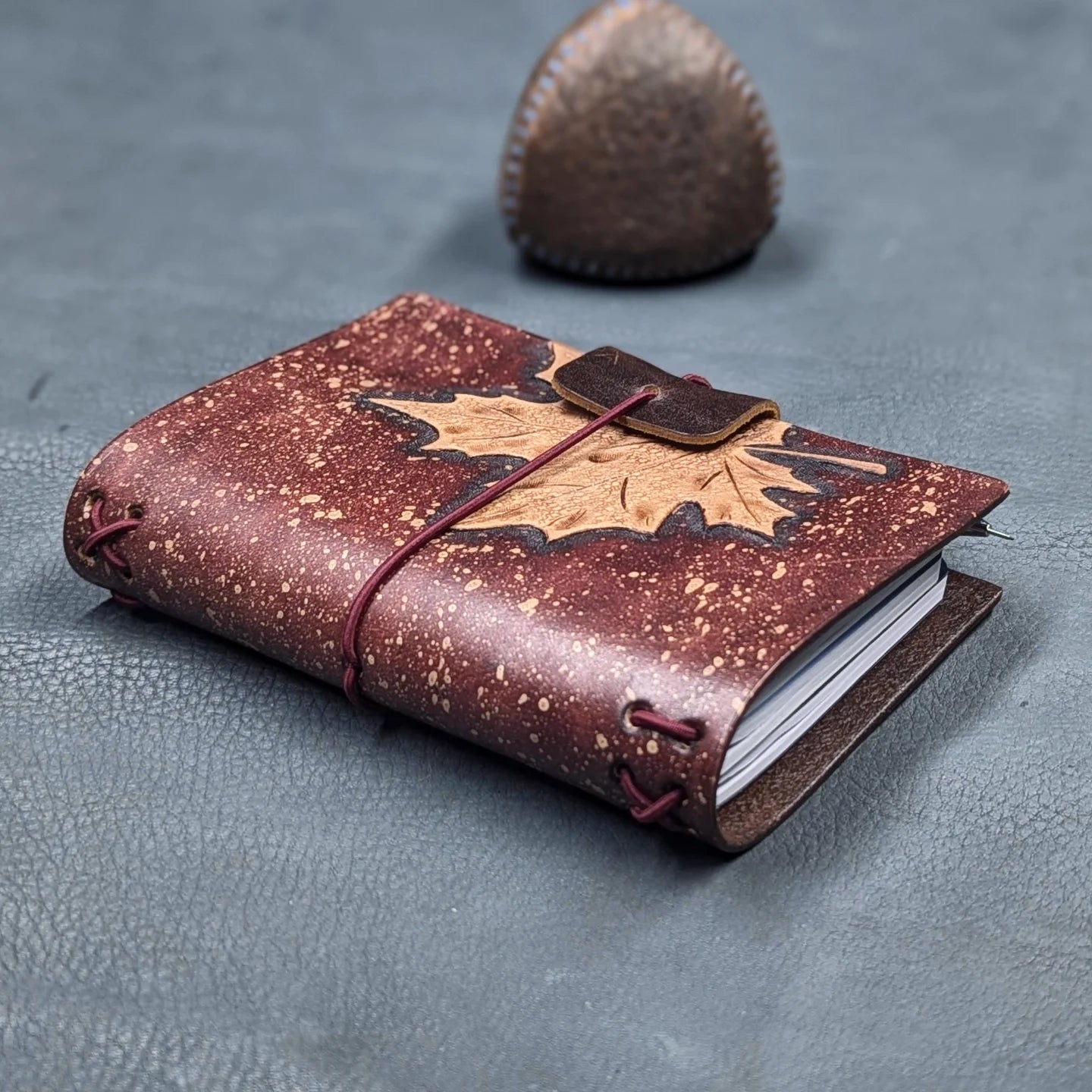 PASSPORT Traveller's Notebook | Tooled Maple Leaf, No. 1