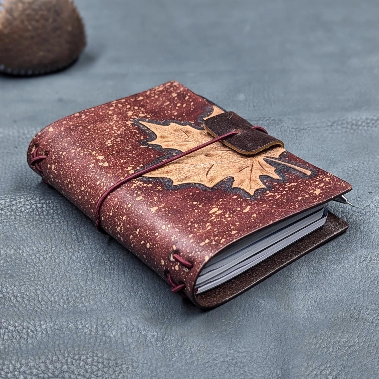 PASSPORT Traveller's Notebook | Tooled Maple Leaf, No. 1