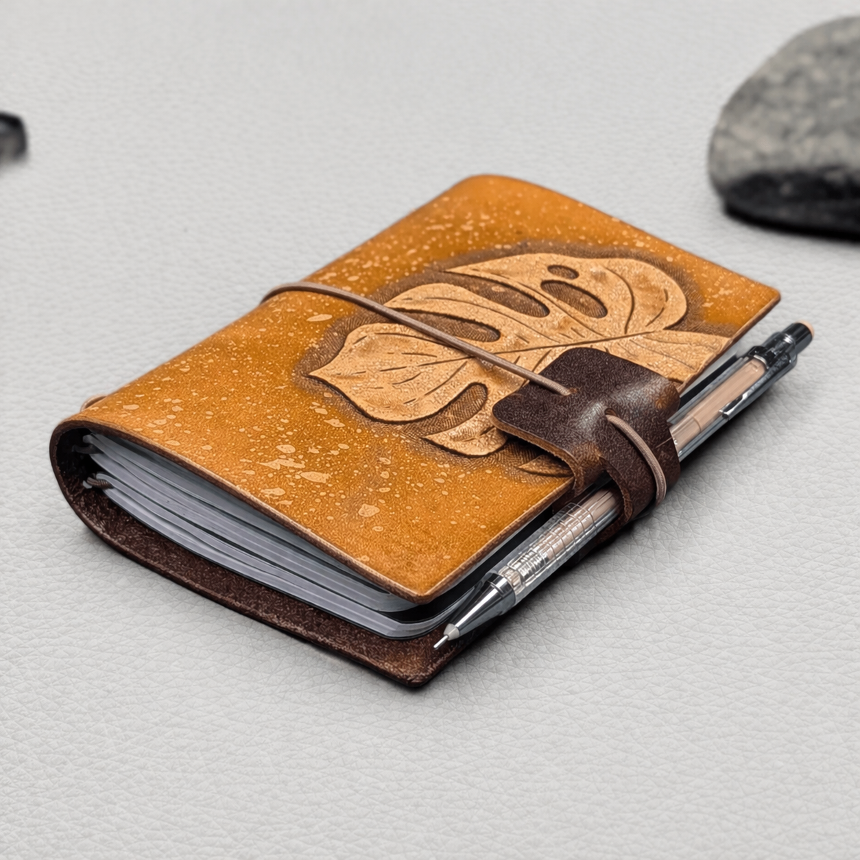 PASSPORT Traveller's Notebook | Tooled Monstera Leaf, No. 4