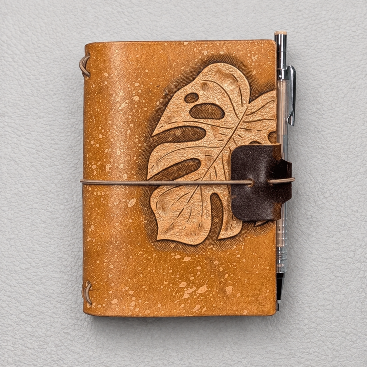 PASSPORT Traveller's Notebook | Tooled Monstera Leaf, No. 4