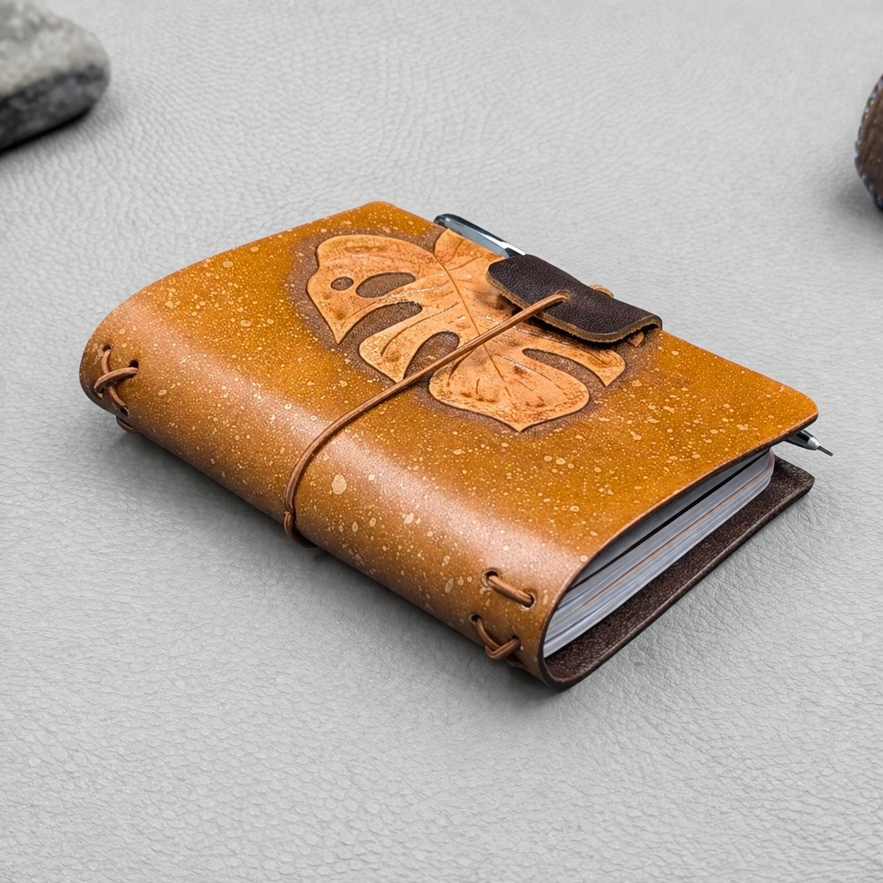 PASSPORT Traveller's Notebook | Tooled Monstera Leaf, No. 6