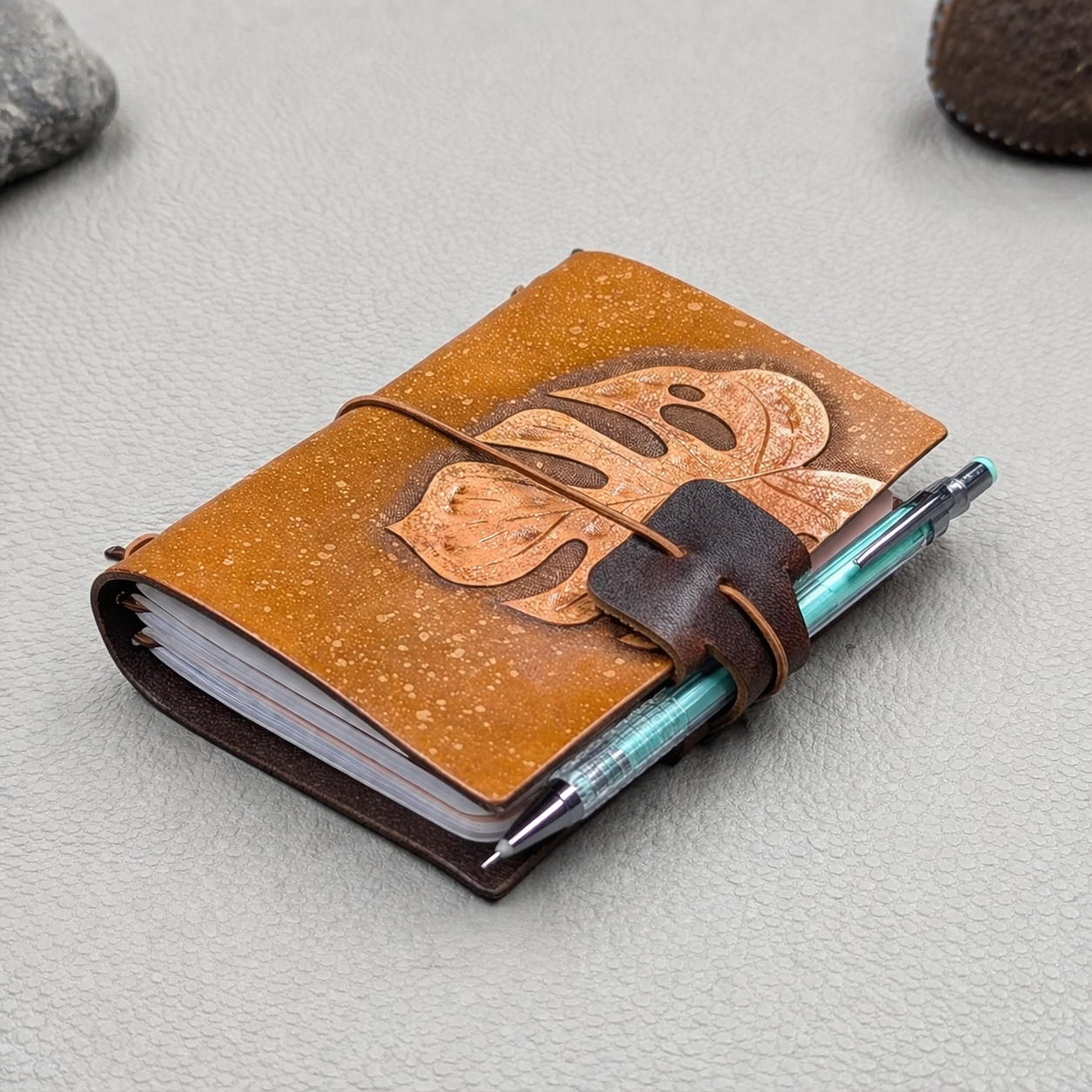 PASSPORT Traveller's Notebook | Tooled Monstera Leaf, No. 6