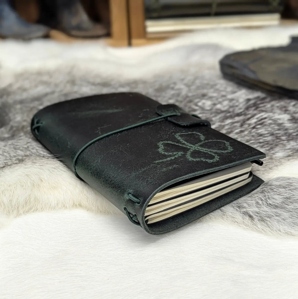 POCKET Traveller's Notebook | Continuous Line Clover