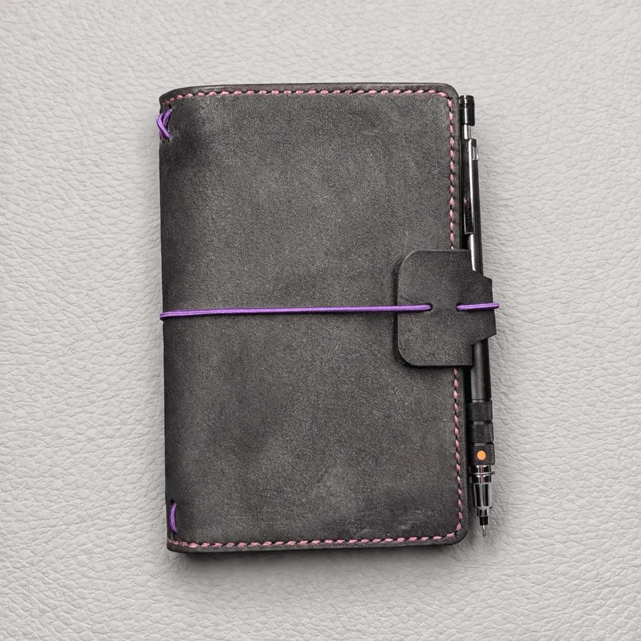 POCKET Traveller's Notebook | Charcoal Nubuck, No. 1