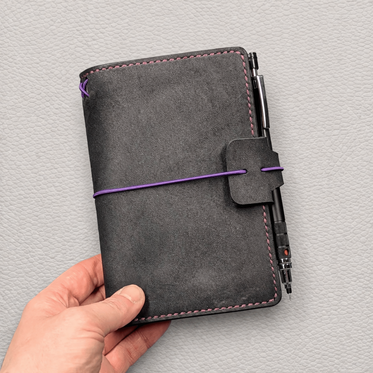 POCKET Traveller's Notebook | Charcoal Nubuck, No. 1