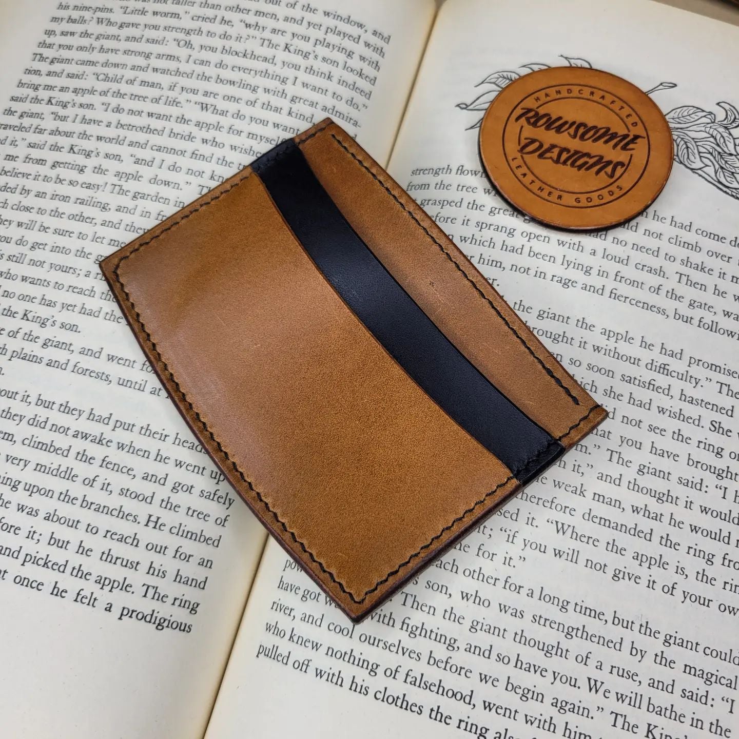 Five-Pocket Minimalist Wallet | Black + Tan